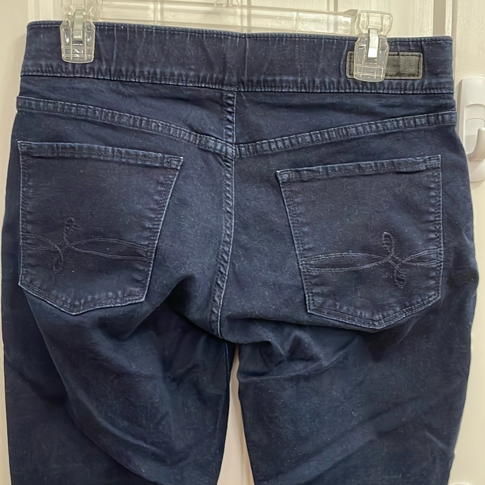 Levi’s Denizen dark wash pull on jeans.  8 - Picture 4 of 5